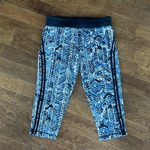 4 pairs of womens yoga pants 🧘♀️